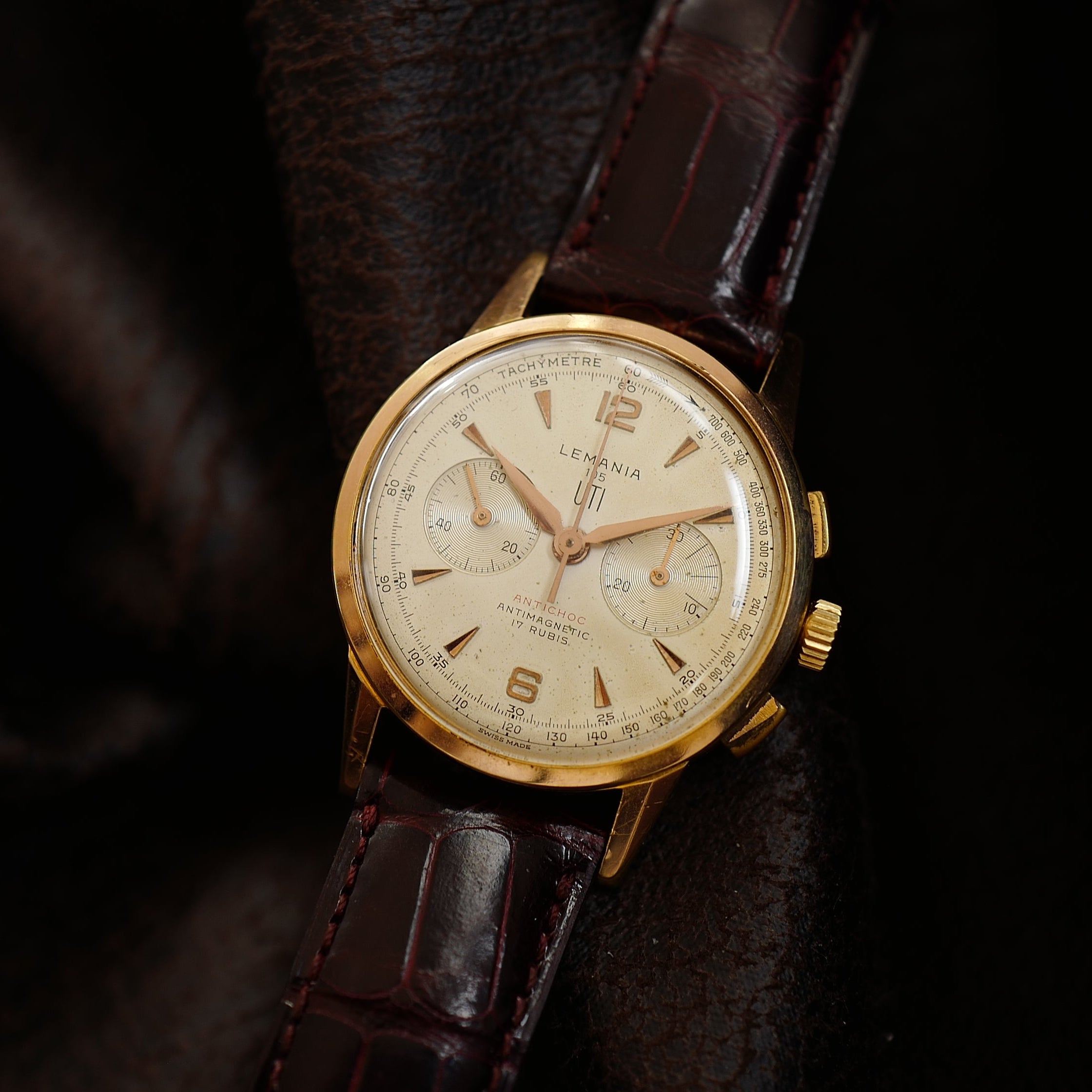 Lemania Uti 105 Chronograph Rose Gold Plated | Montre Chronographe plaqué or rose, dans un état exceptionnel.