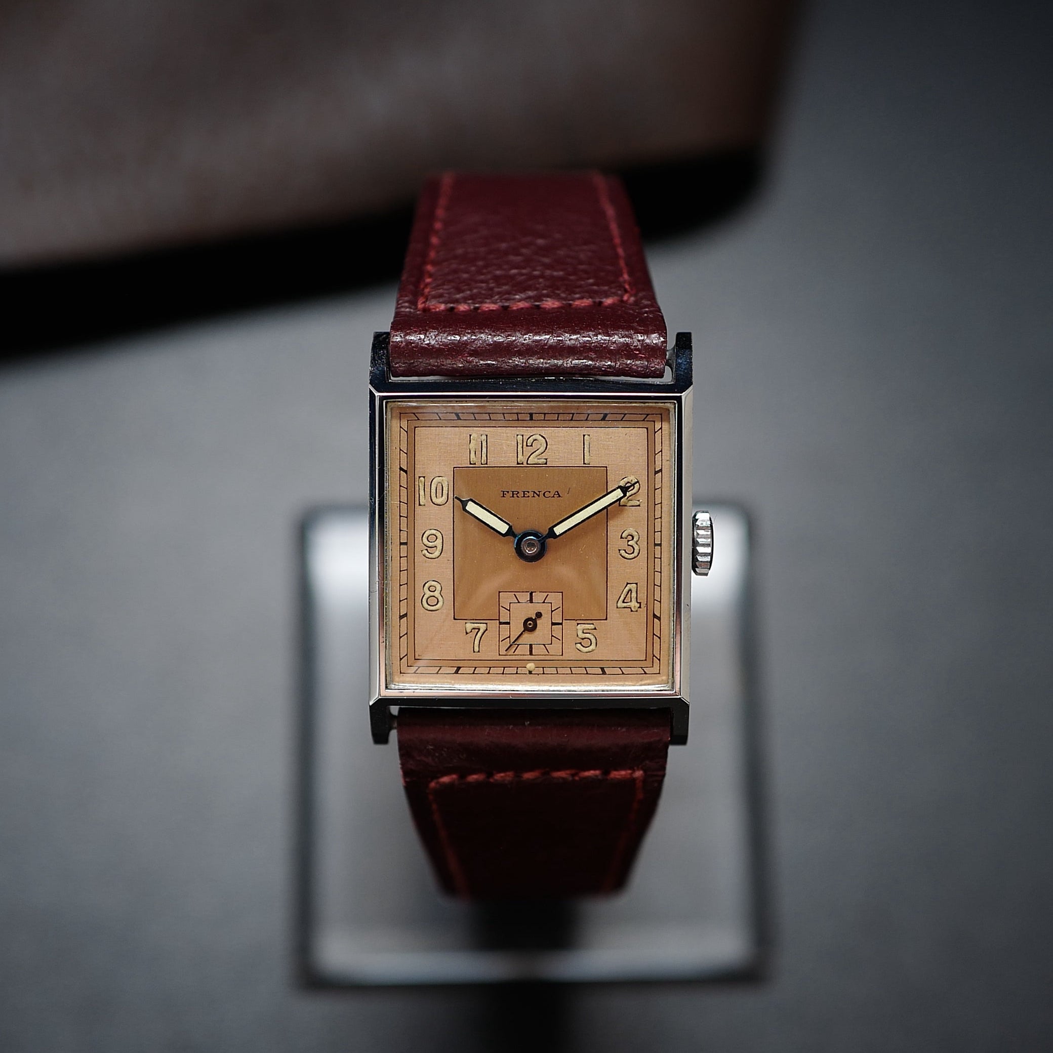Frenca Tank Carrée Salmon Dial N.O.S - Buser Frères