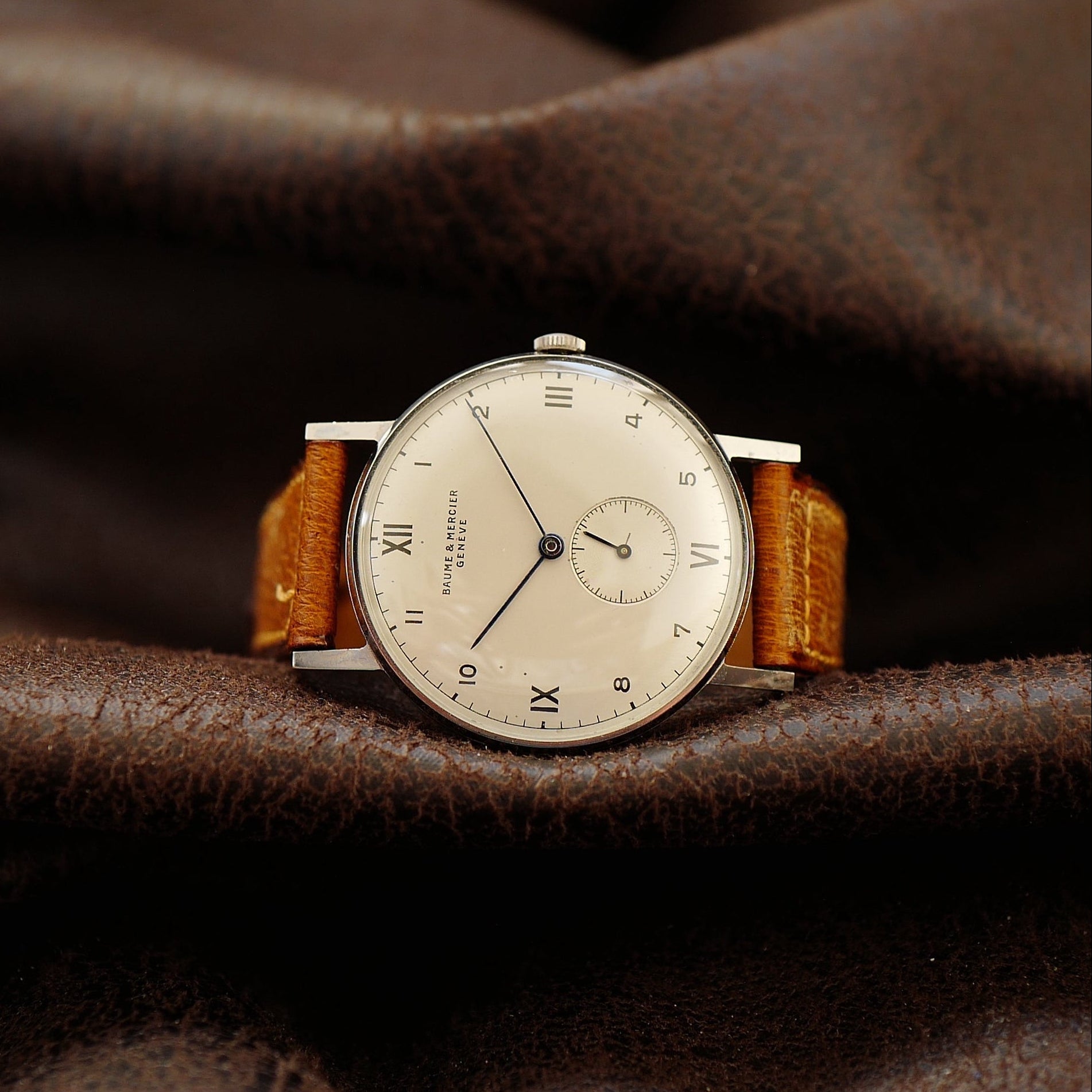 Baume & Mercier Calatrava Bauhaus - Oversize Case 1950s N.O.S