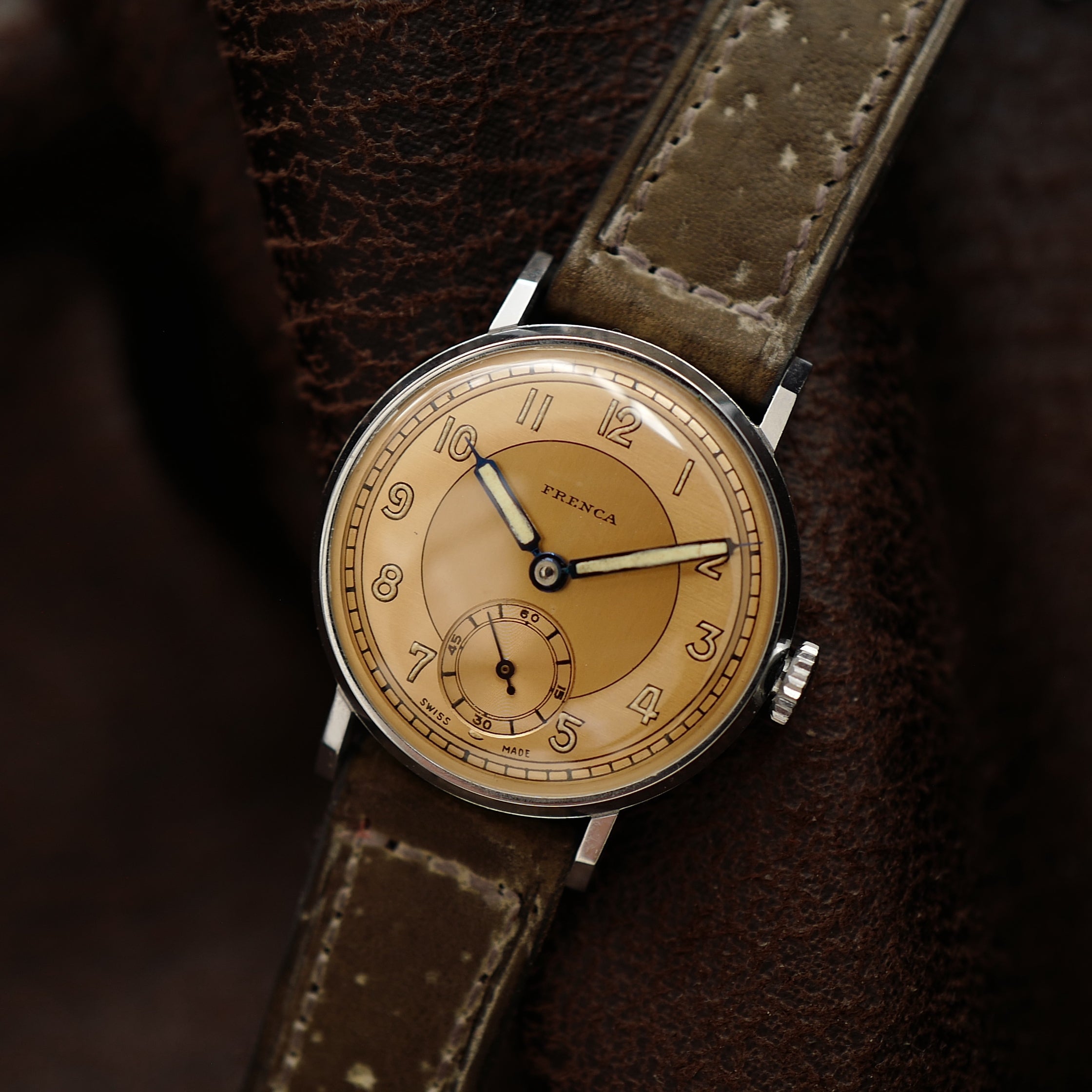 Montre Frenca Calatrava en bronze bicolore, cadran vintage, style WWII, neuve, pièces Buser Frères, modèle N.O.S.