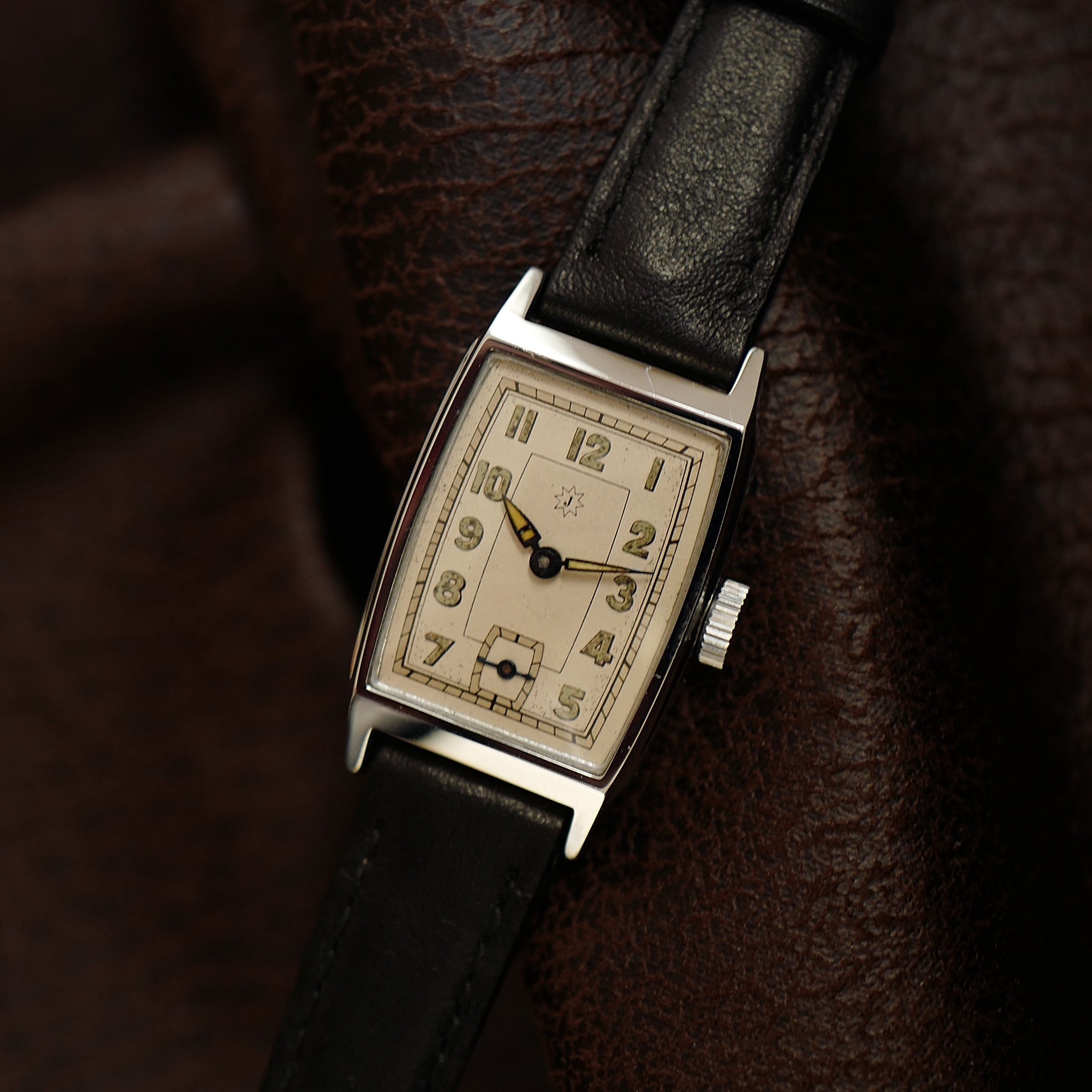 Junghans Military WWII N.O.S Tonneau | Vintage Collection
