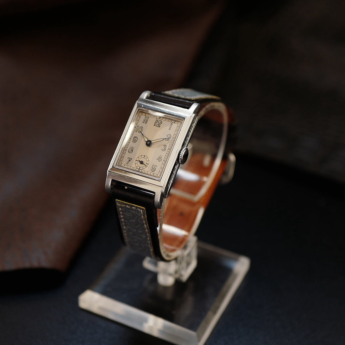 Mesa Type Tank Art Deco - Two Tone (Circa 1930)