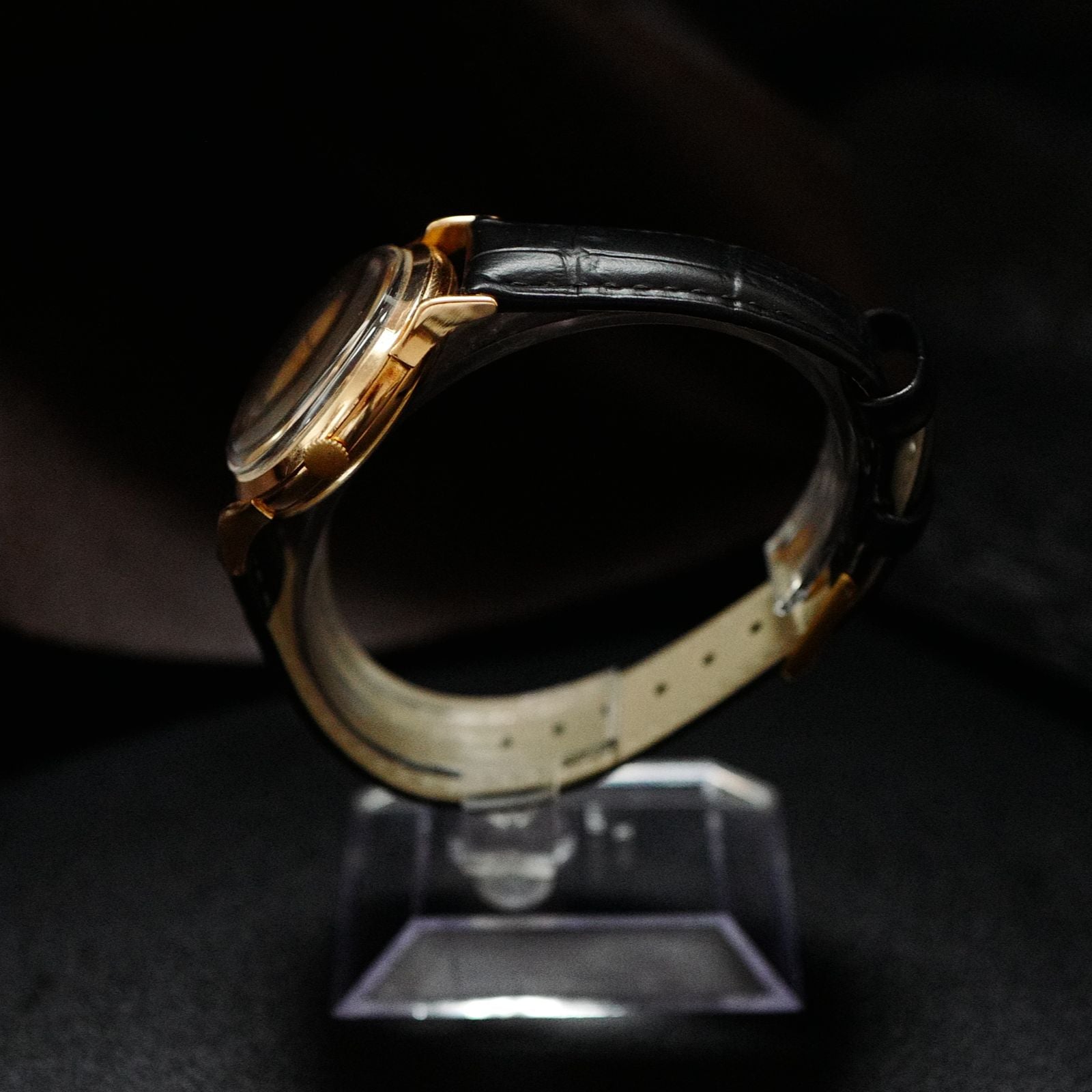 Omega Bumper 354 Rose Gold - 18k