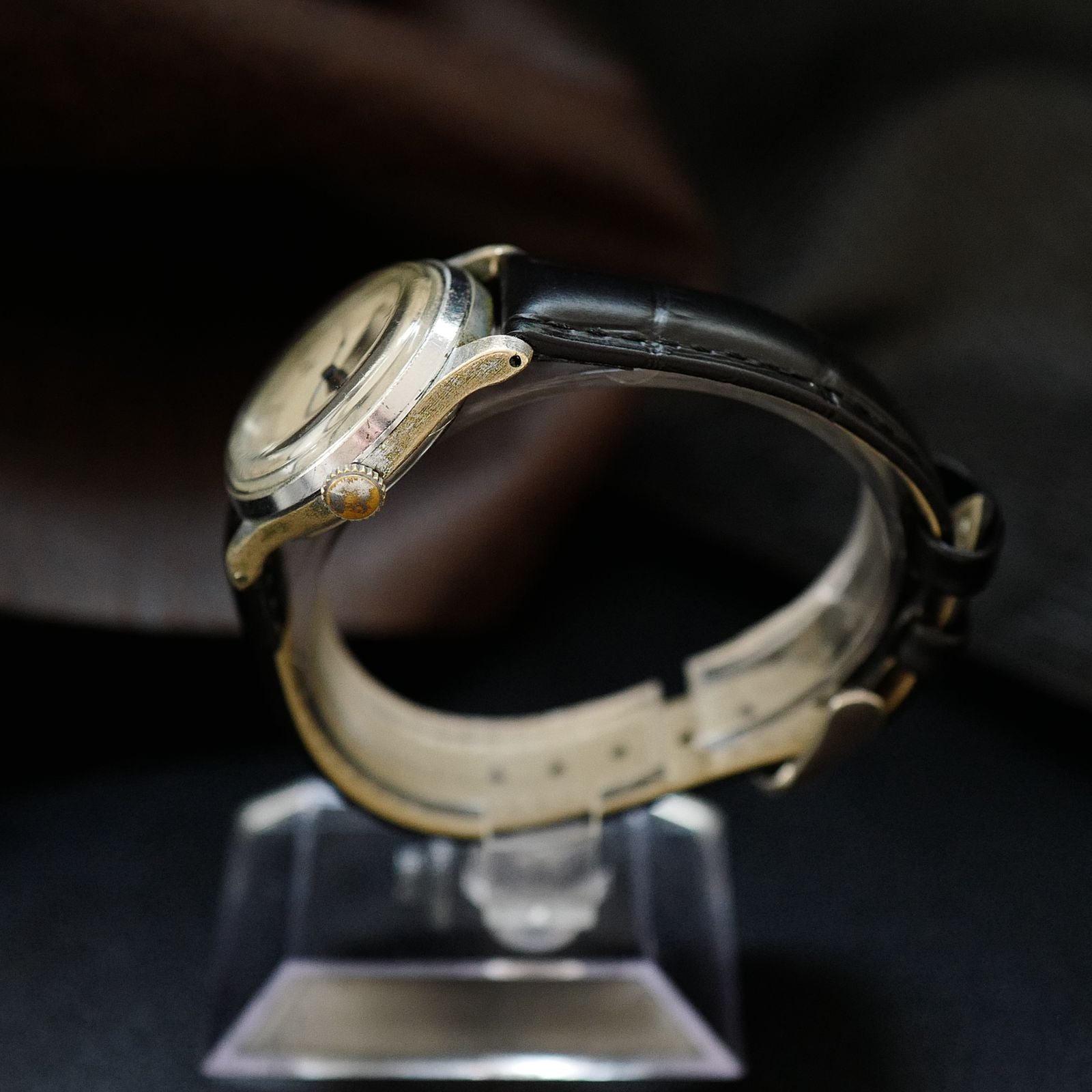 Unic Military World Ware Two Tone