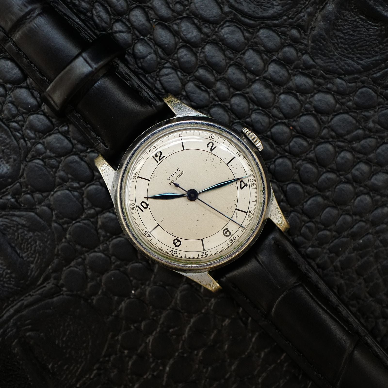 Unic Military World Ware Two Tone