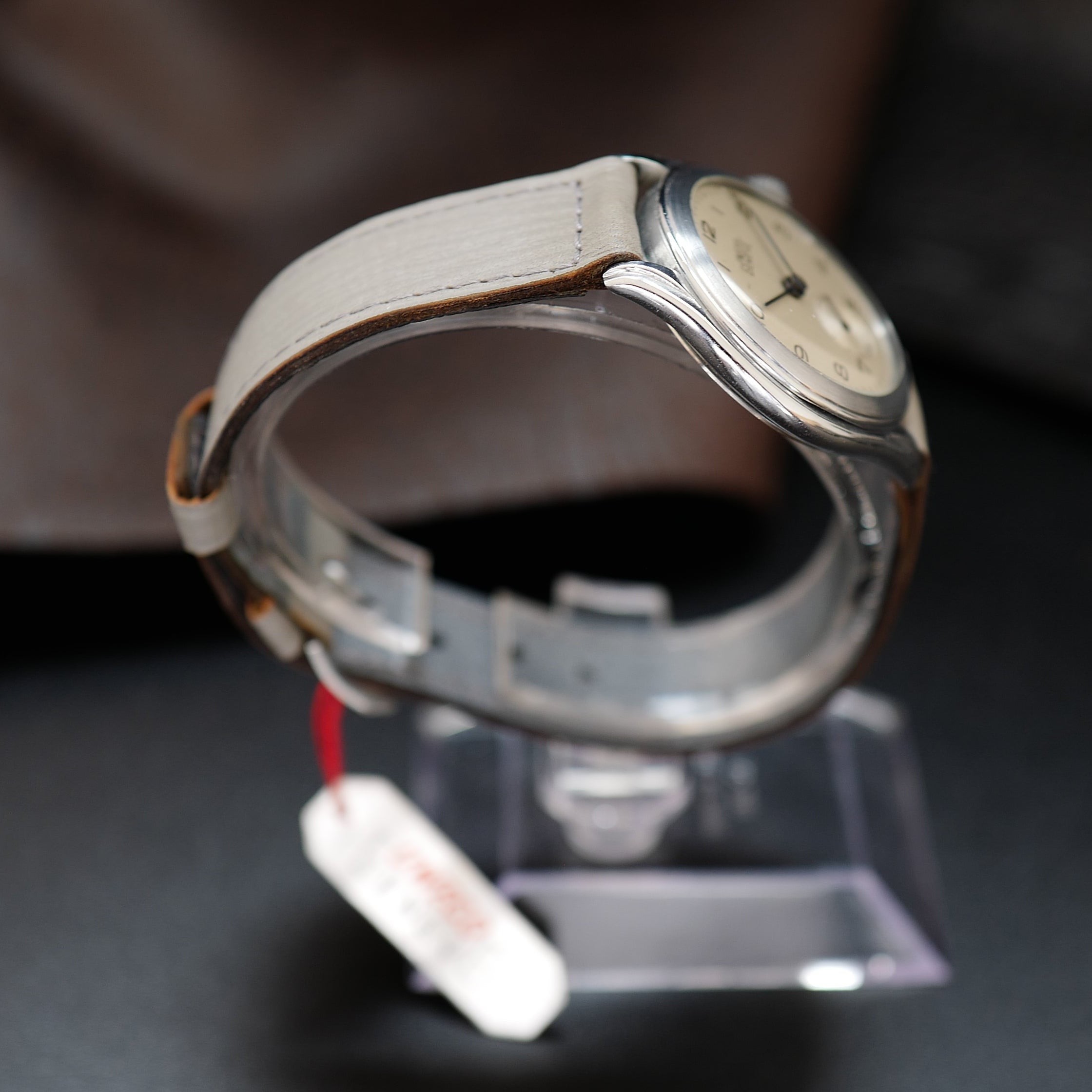 Montre Universal Genève Genève Small Second N.O.S 1936, design vintage avec cadran classique et petite seconde.