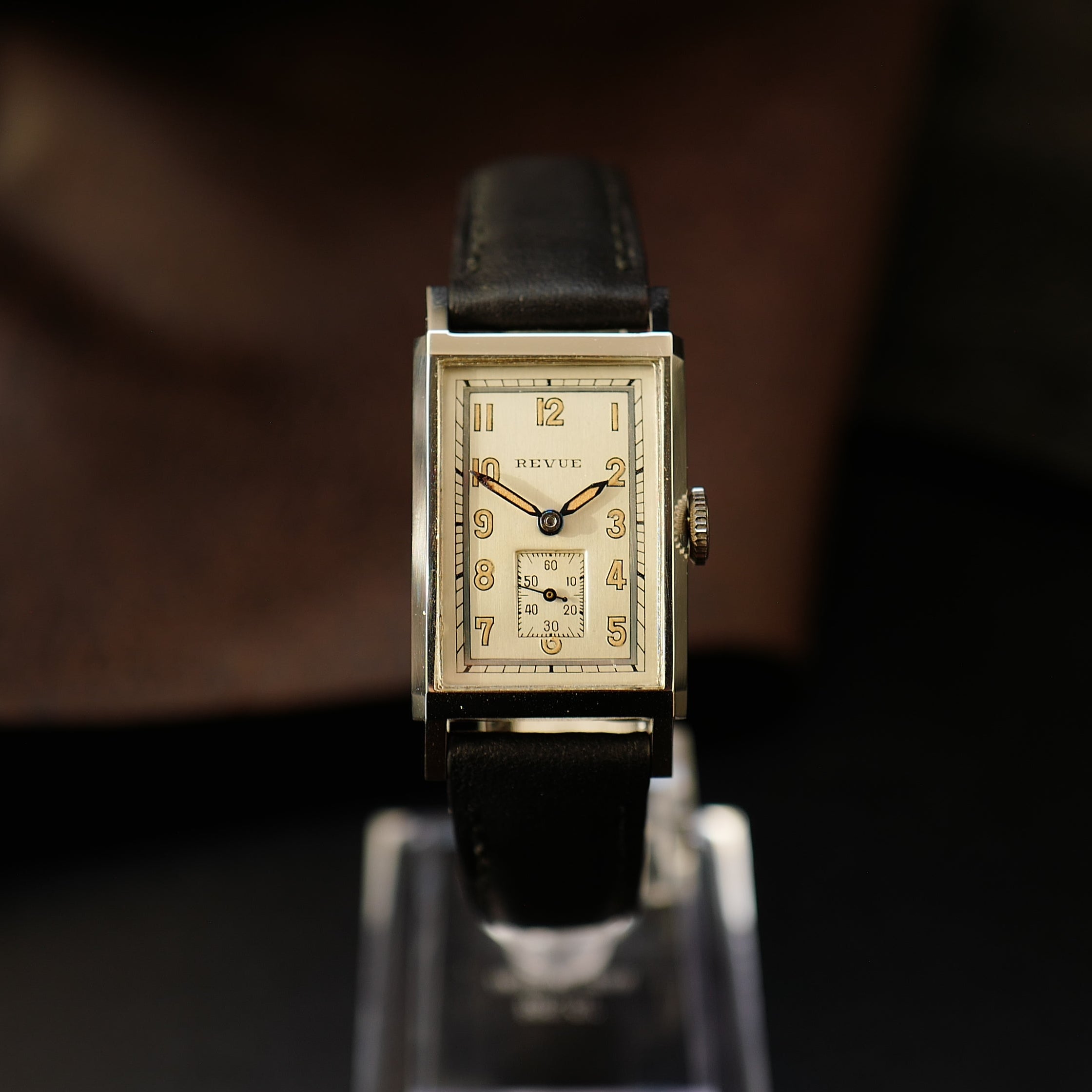 Montre de plongée Revue Type Tank Art Deco WWII N.O.S, boîtier en acier, cadran noir, style vintage, Revue Thommen, état neuf