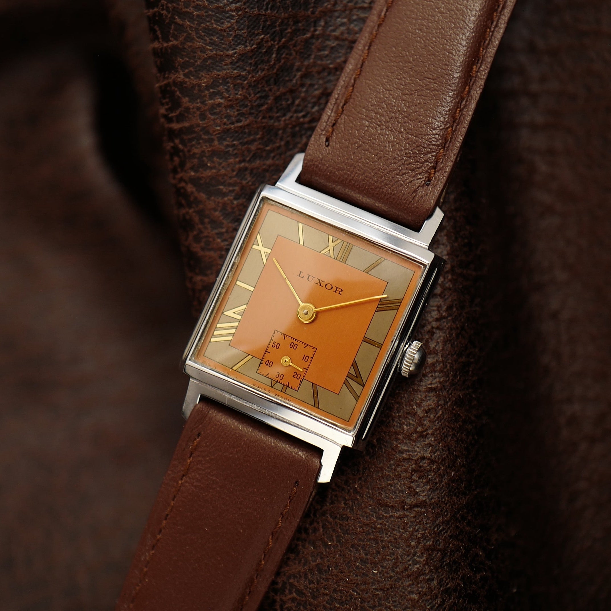 Montre vintage Luxor Type Tank Bauhaus deux tons, petite seconde, style des années 1950, en métal.