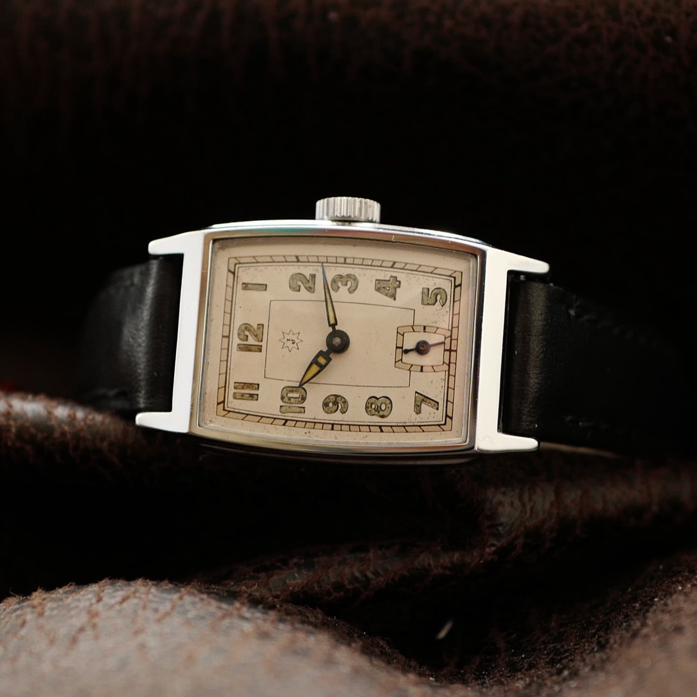 Junghans Military WWII N.O.S Tonneau | Mouvement révisé, dérives et amplitudes optimales, remontage manuel. 
