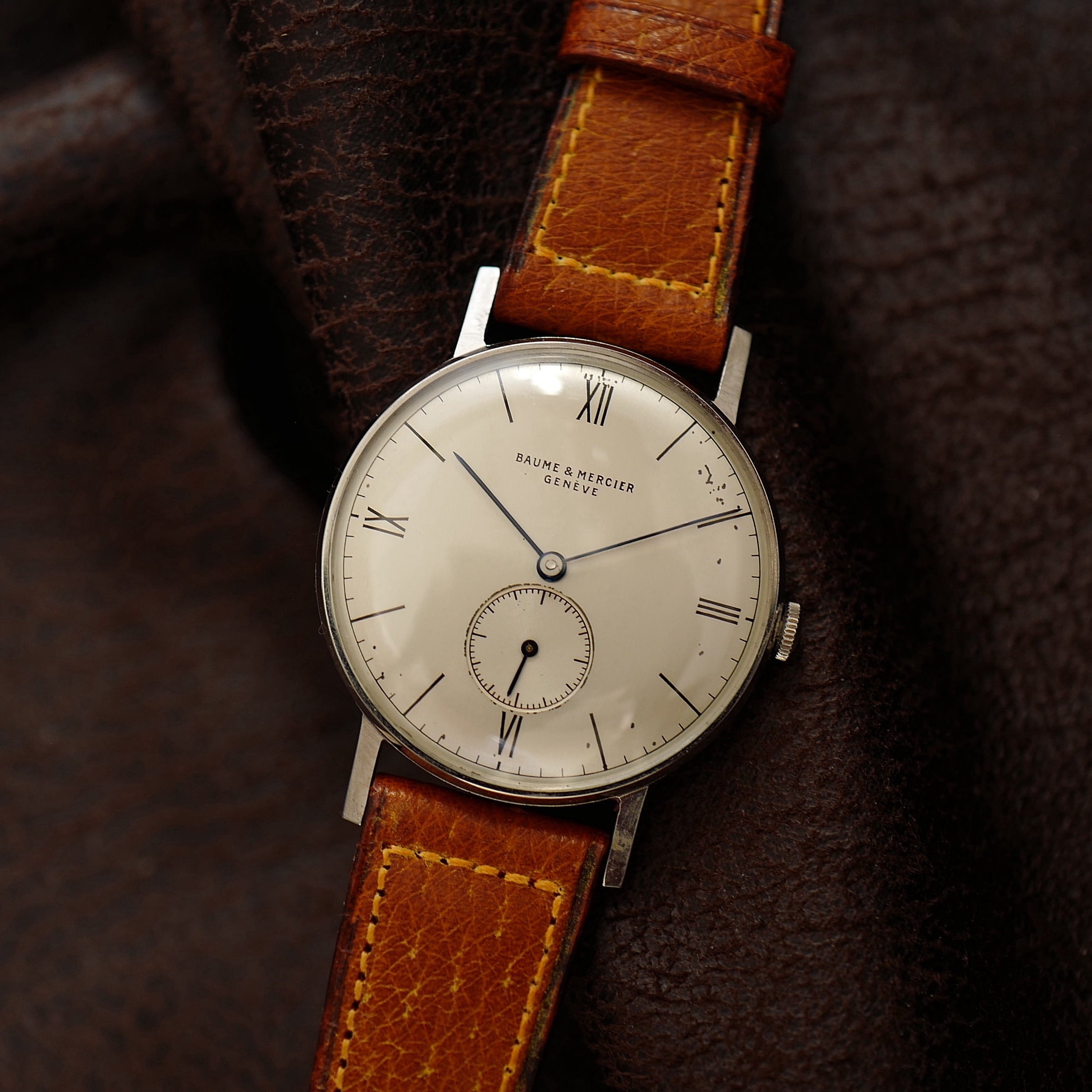 Baume & Mercier Calatrava Bauhaus - Oversize Case 1950s N.O.S