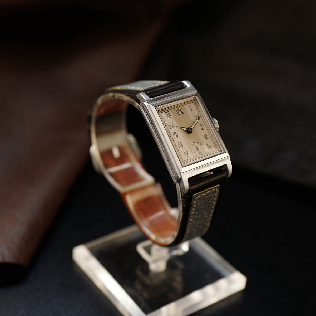 Mesa Type Tank Art Deco - Two Tone (Circa 1930)