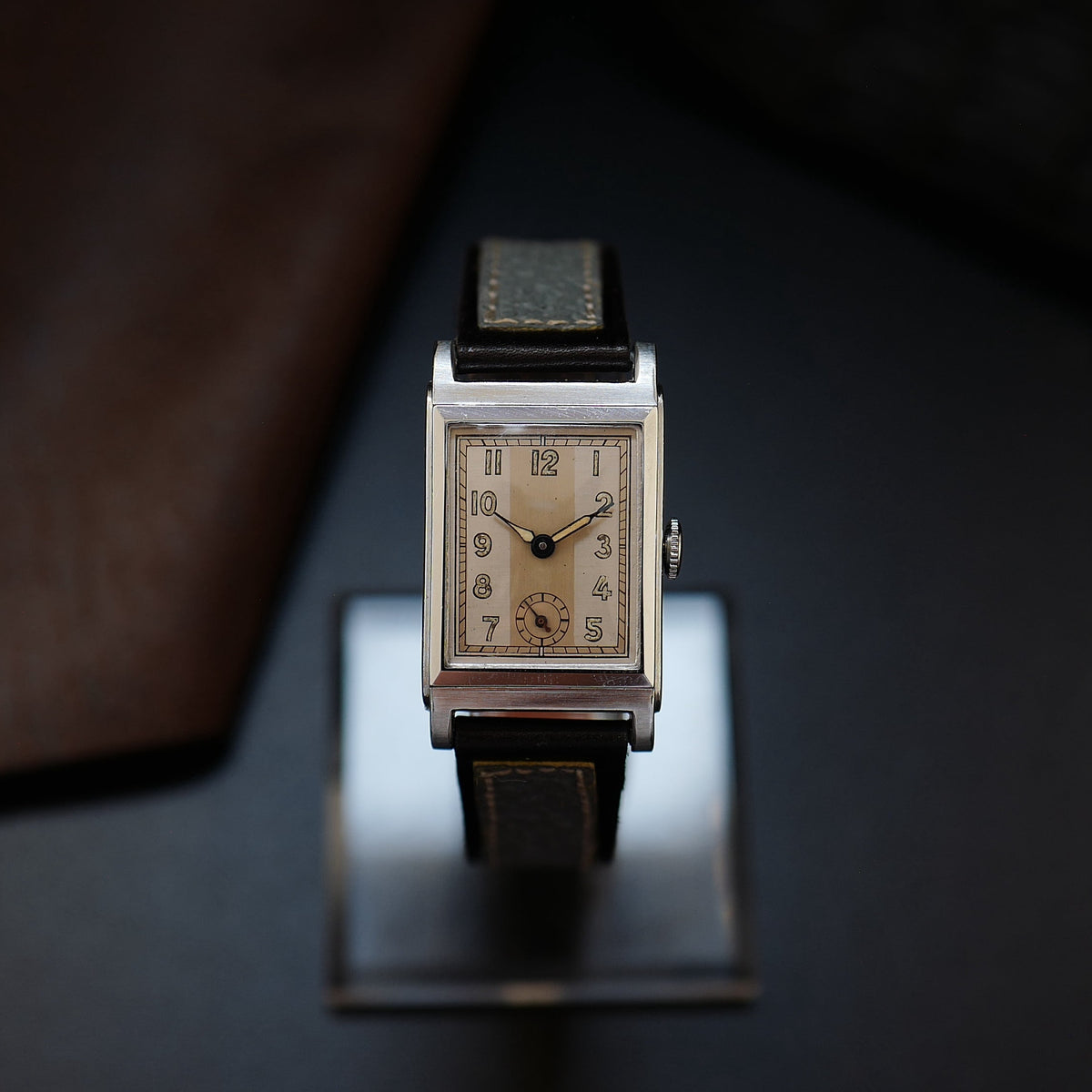 Mesa Type Tank Art Deco - Two Tone (Circa 1930)