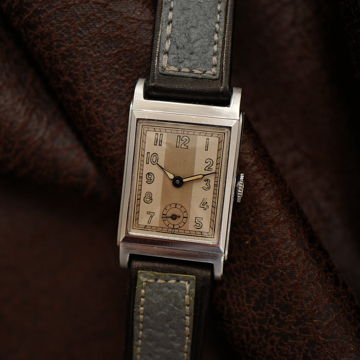 Mesa Type Tank Art Deco - Two Tone (Circa 1930)